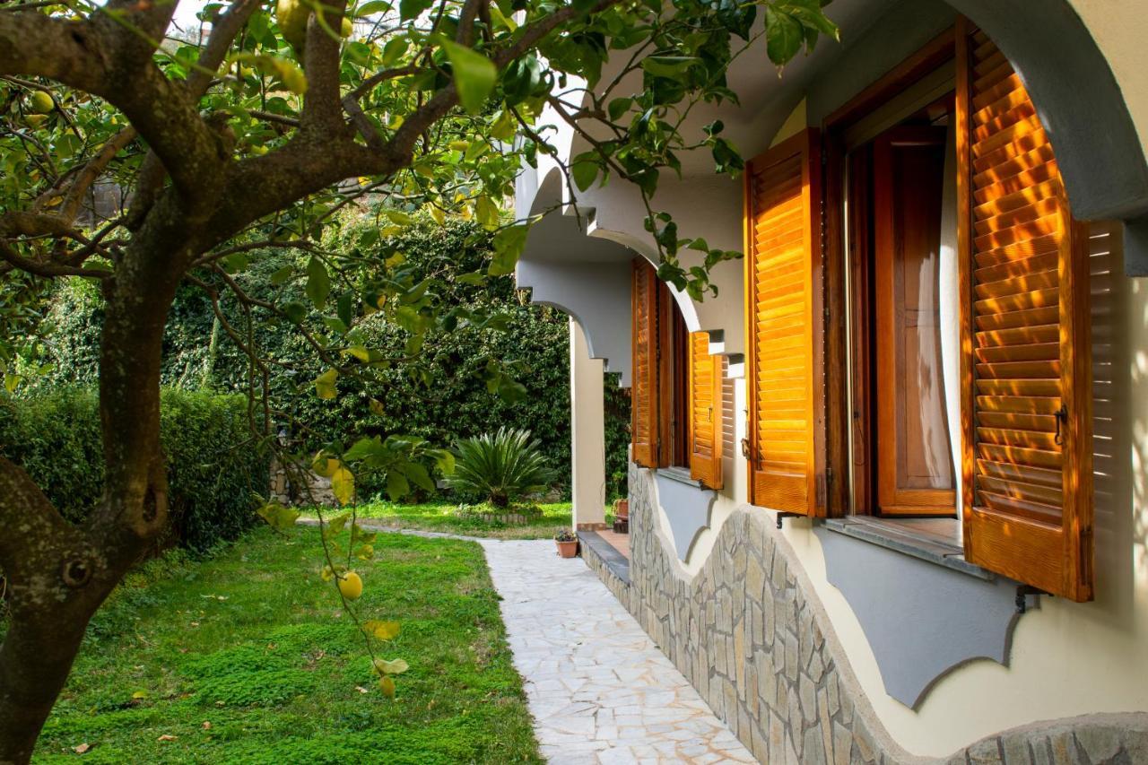 Villa Dei Fiori - Exclusive Villa With Garden In Sorrento Coast Vico Equense Εξωτερικό φωτογραφία